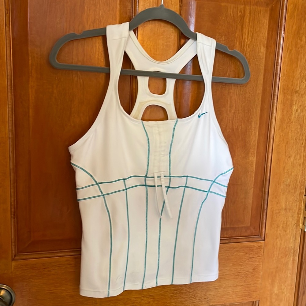Nike fitness top